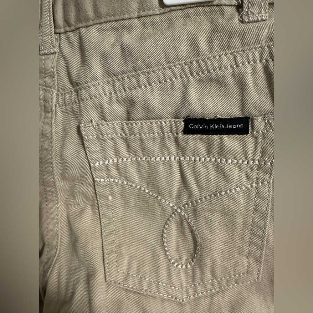 Calvin Klein - Picture 5 of 7